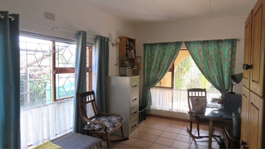 5 Bedroom Property for Sale in Uniondale Western Cape